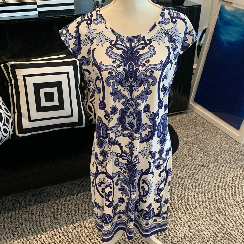 Jean Pierre Blue & White Printed Cap-Sleeve Dress. XXL. Fits like a 12. New!